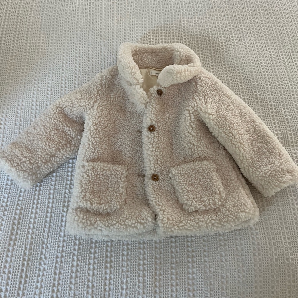 LIKE NEW!! Girls 2-3 toddlers mango teddy cream jacket/coat
